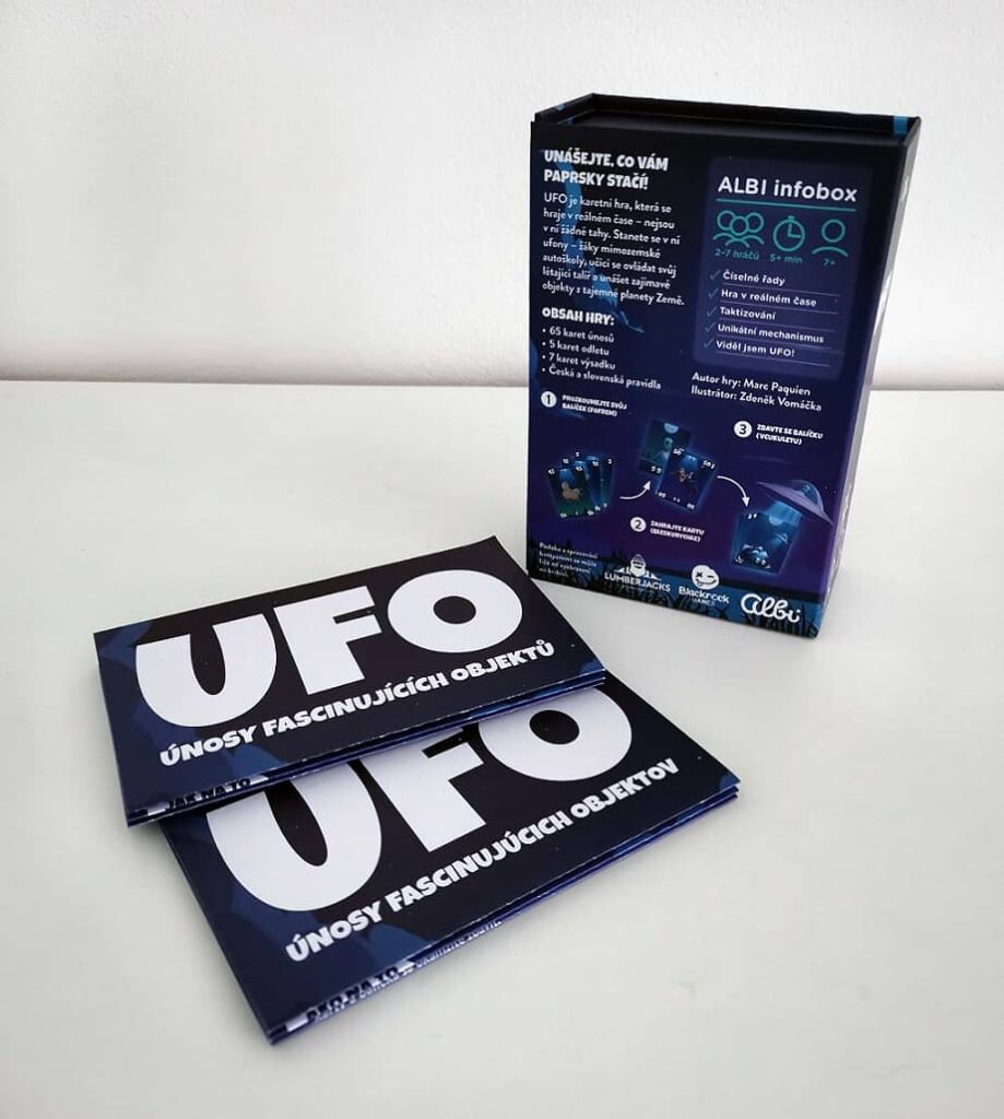 UFO Únosy fascinujících objektů – zadní strana
