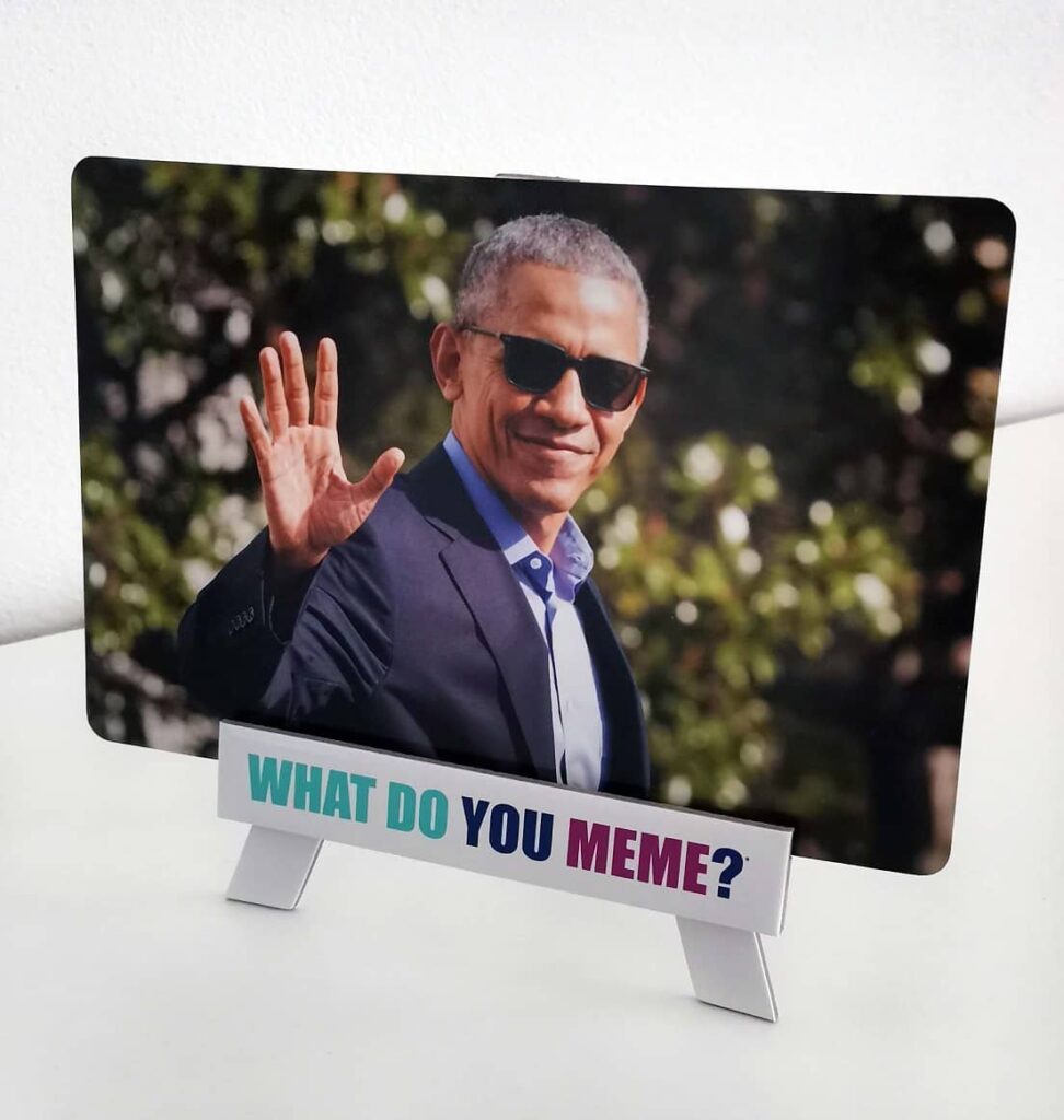 What Do You Meme – stojánek stojánkuje