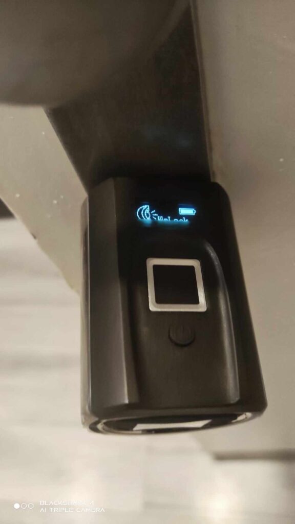 Fingerprint Smart Lock Touch 41 – baterie je plná