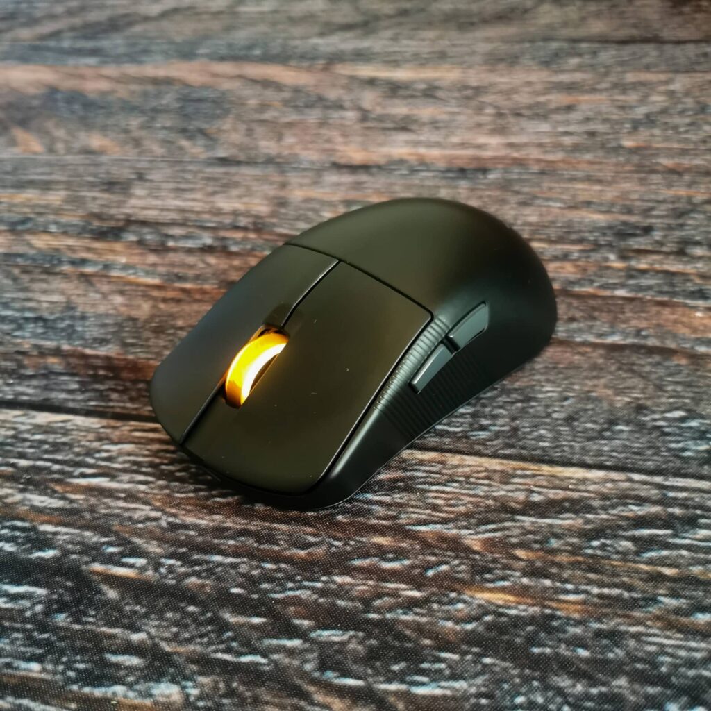 Asus ROG Harpe Ace Mini - osvětlení lze personalizovat