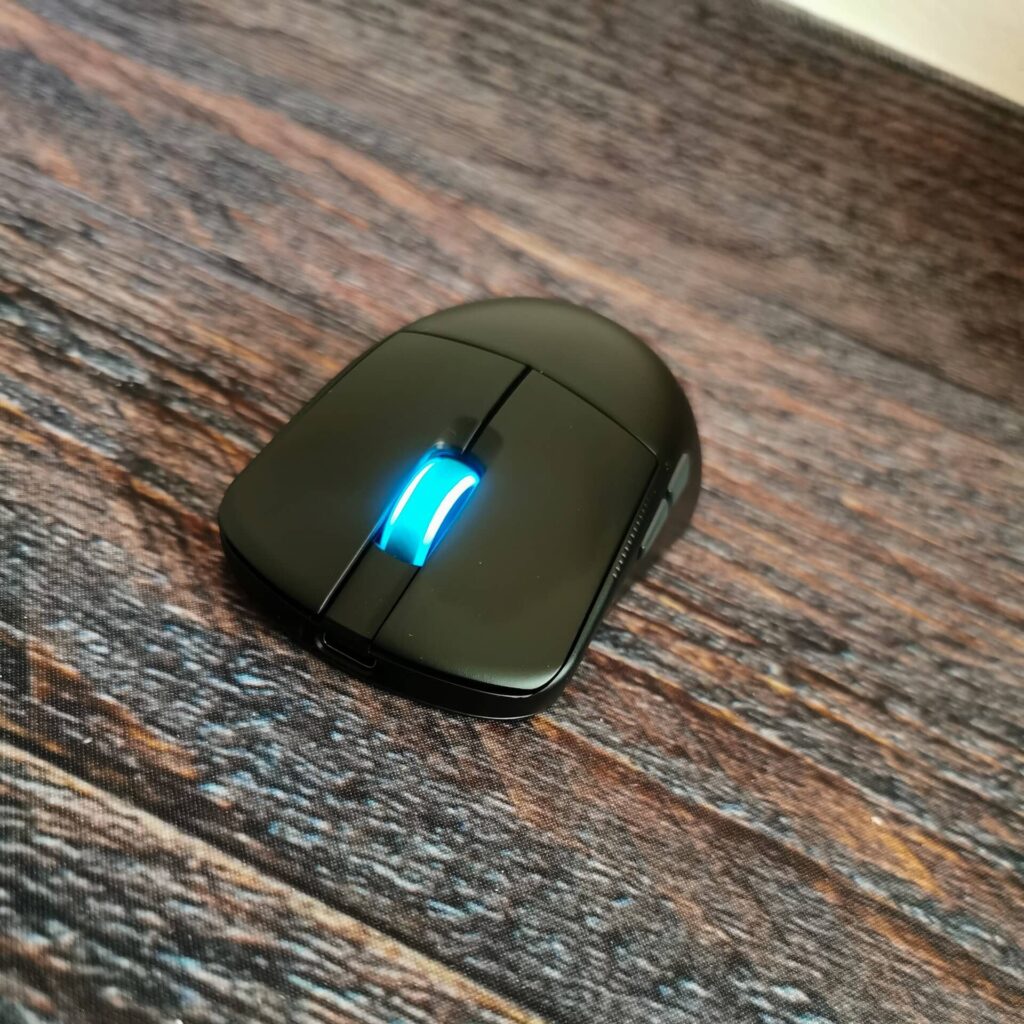 Asus ROG Harpe Ace Mini - čelní pohled v modré