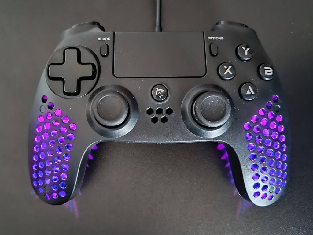 White Shark LEGATUS - svítící gamepad