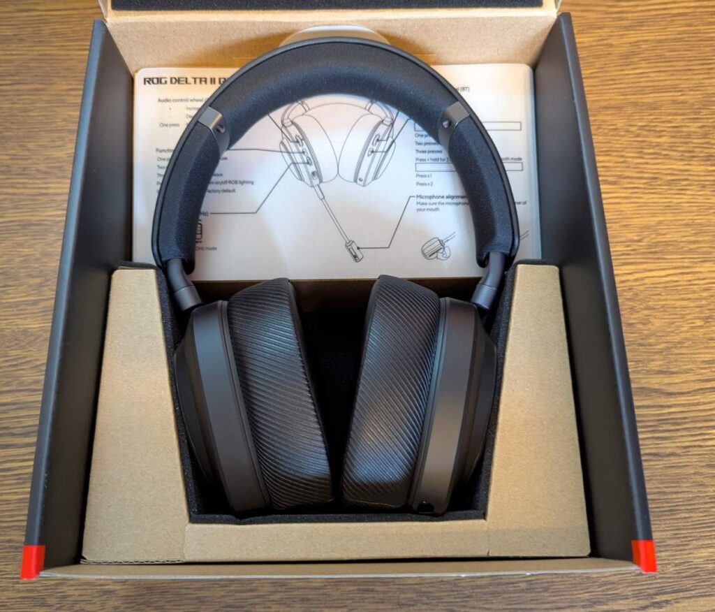 Asus ROG Delta II - v krabici