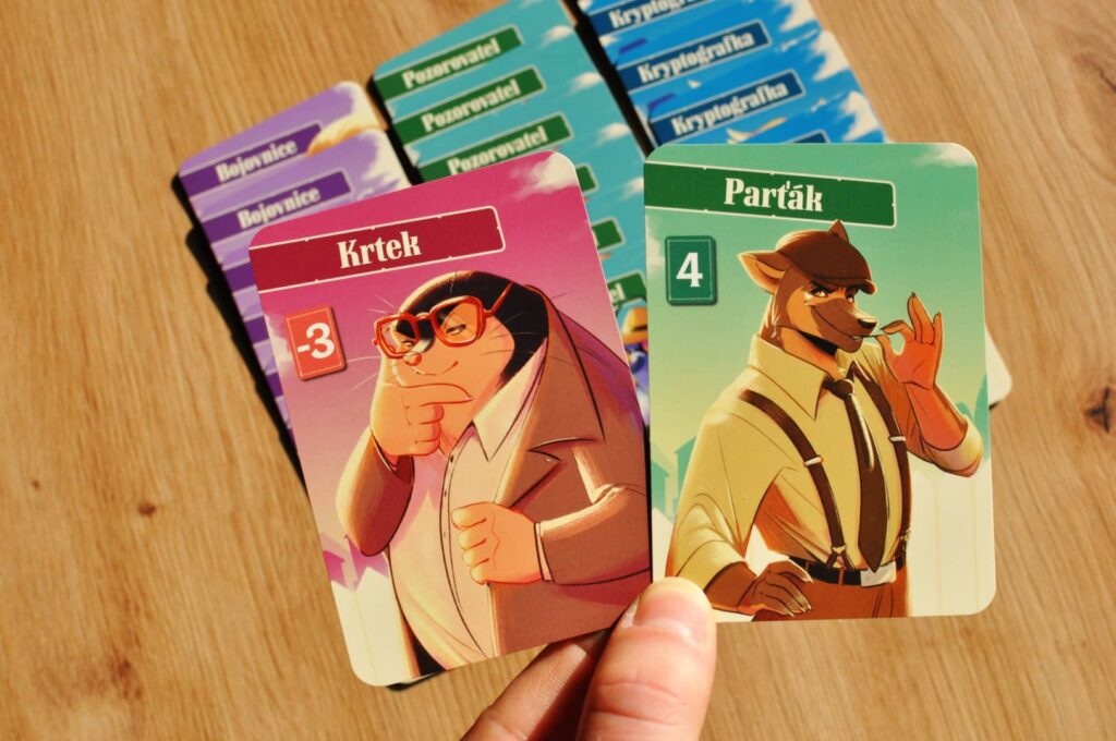 Můj soused špion - karta parťáka a krtka je v balíčku jen jednou