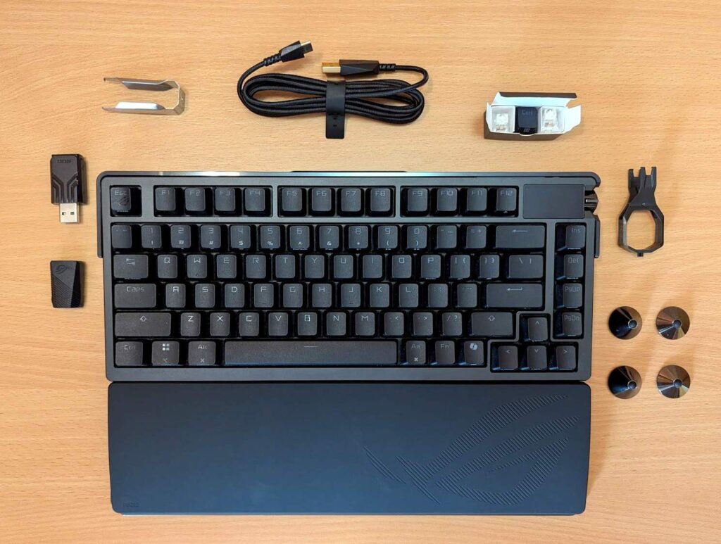 Asus ROG Azoth Extreme - klávesnice a příslušenství