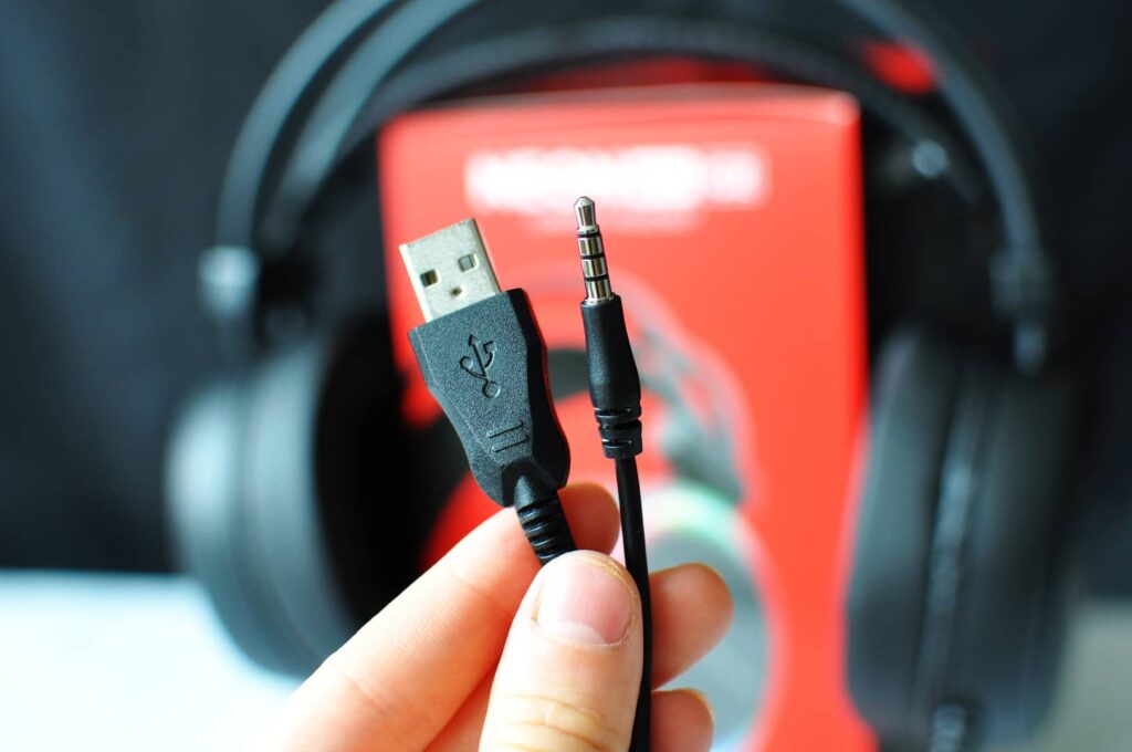 Neon 613 G2 - klasický 3,5mm jack a USB na LED osvětlení
