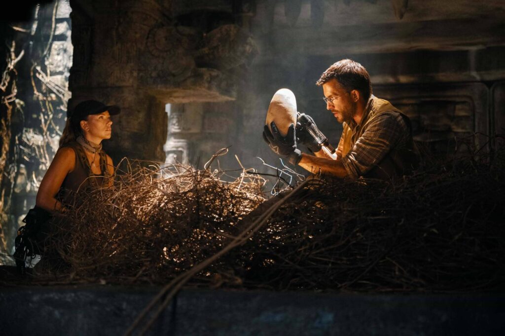 Jurský svět: Znovuzrození - Scarlett Johansson, Jonathan Bailey