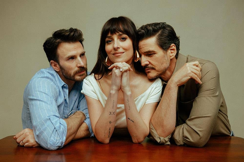 Dokonalá shoda - Chris Evans, Dakota Johnson, Pedro Pascal