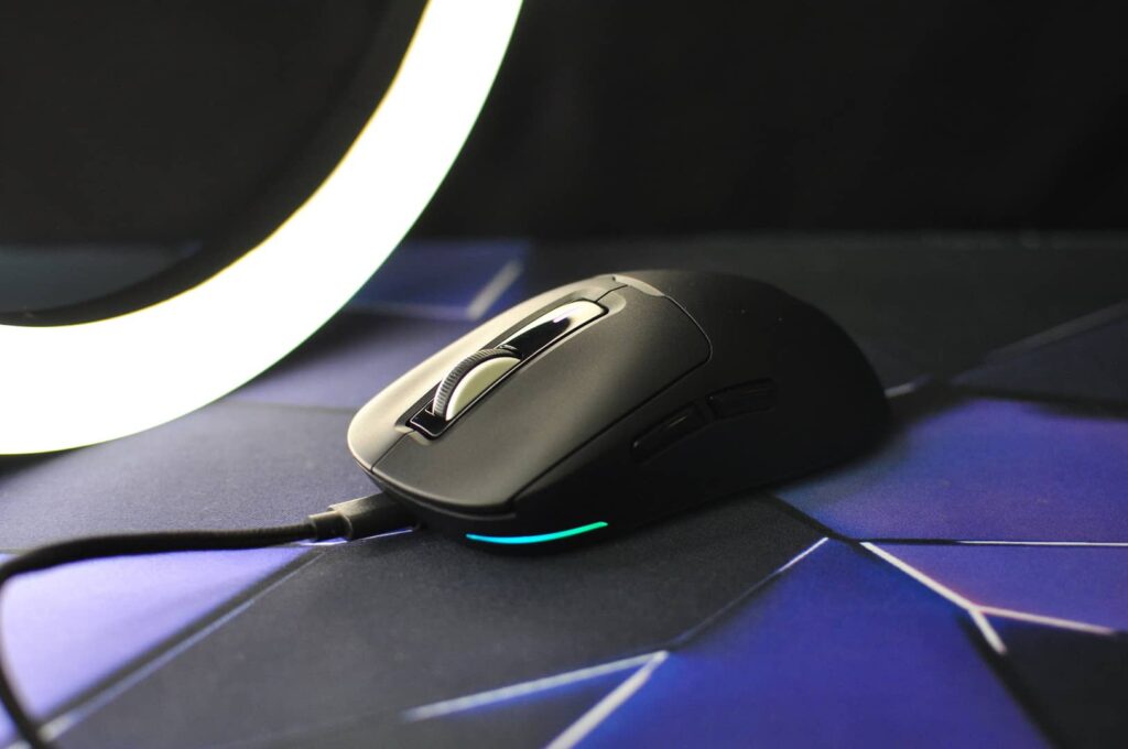 Zircon 660 - střídmé RGB osvětlení