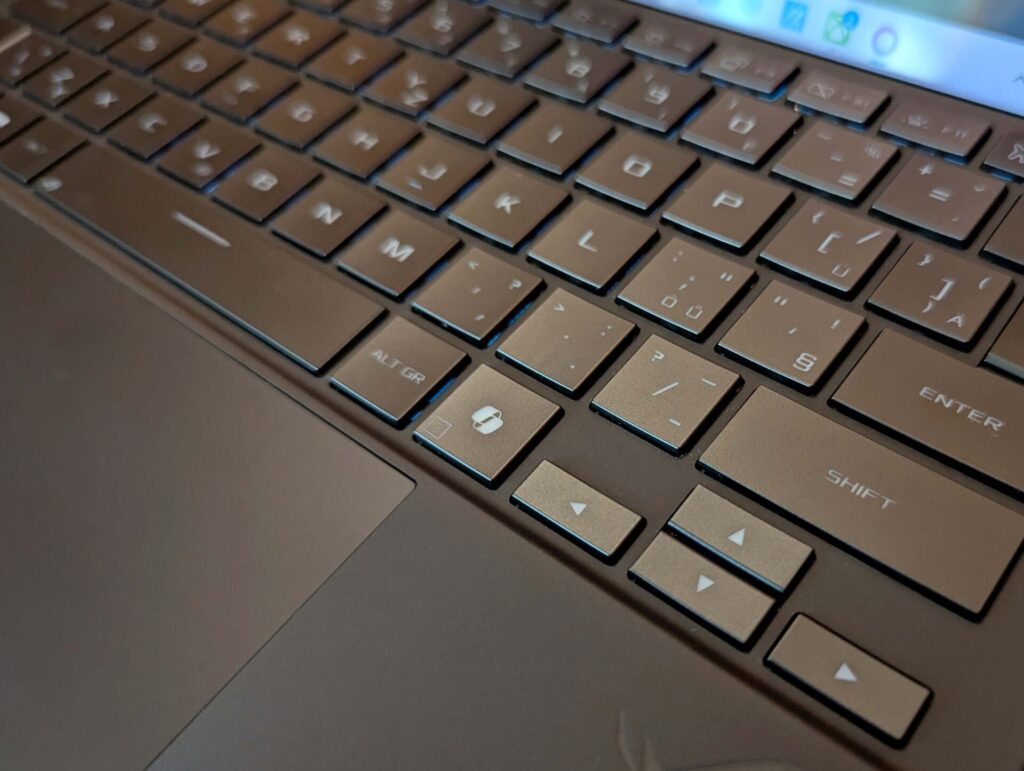 Asus ROG Flow Z13 - detail klávesnice