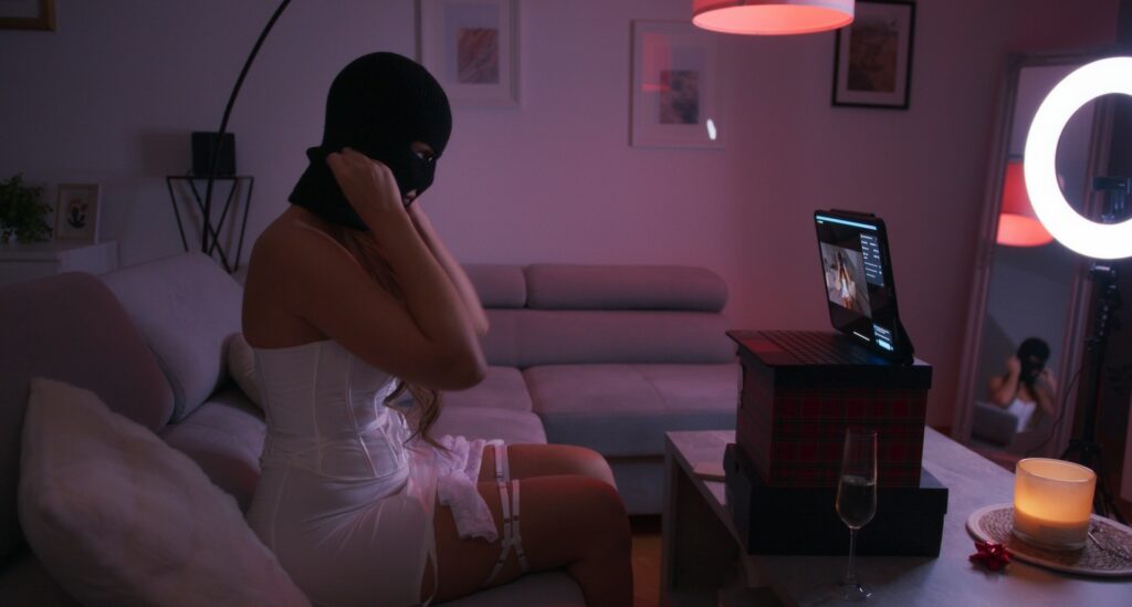 Virtuální přítelkyně - zachování anonymity 
