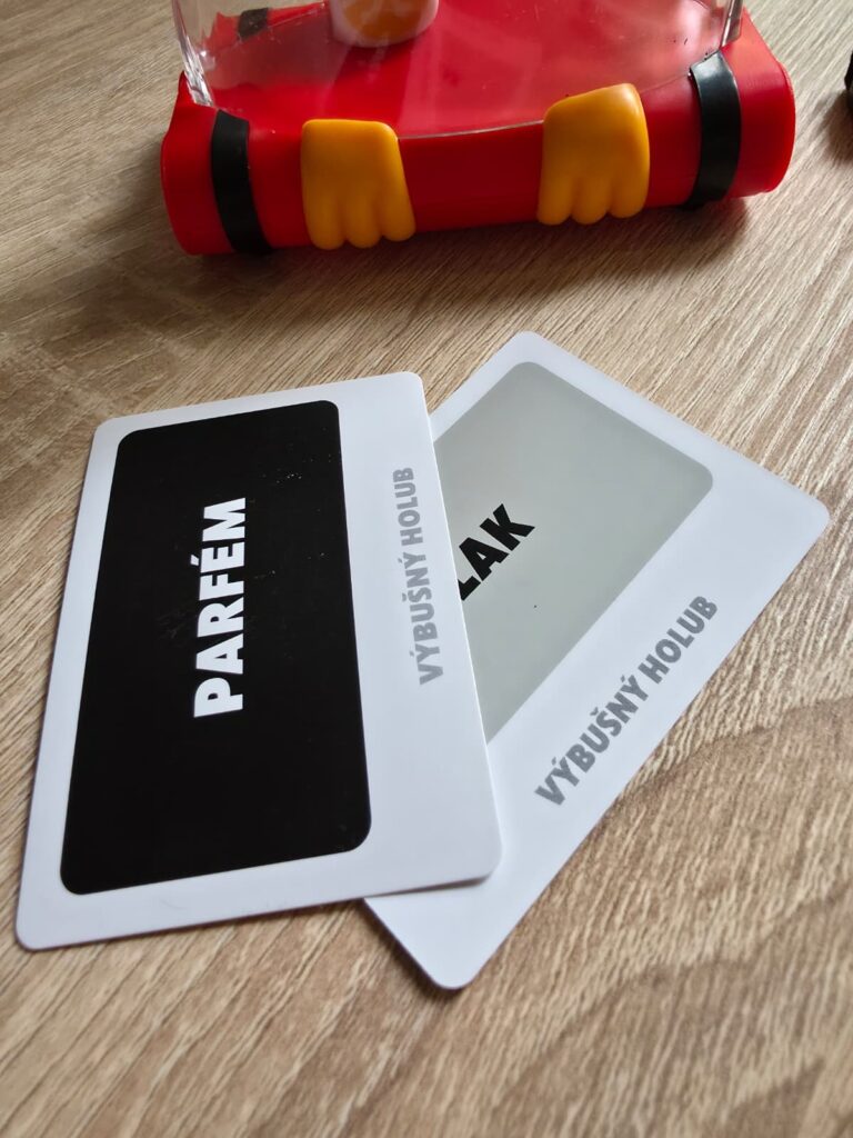 Výbušný holub - dvě karty