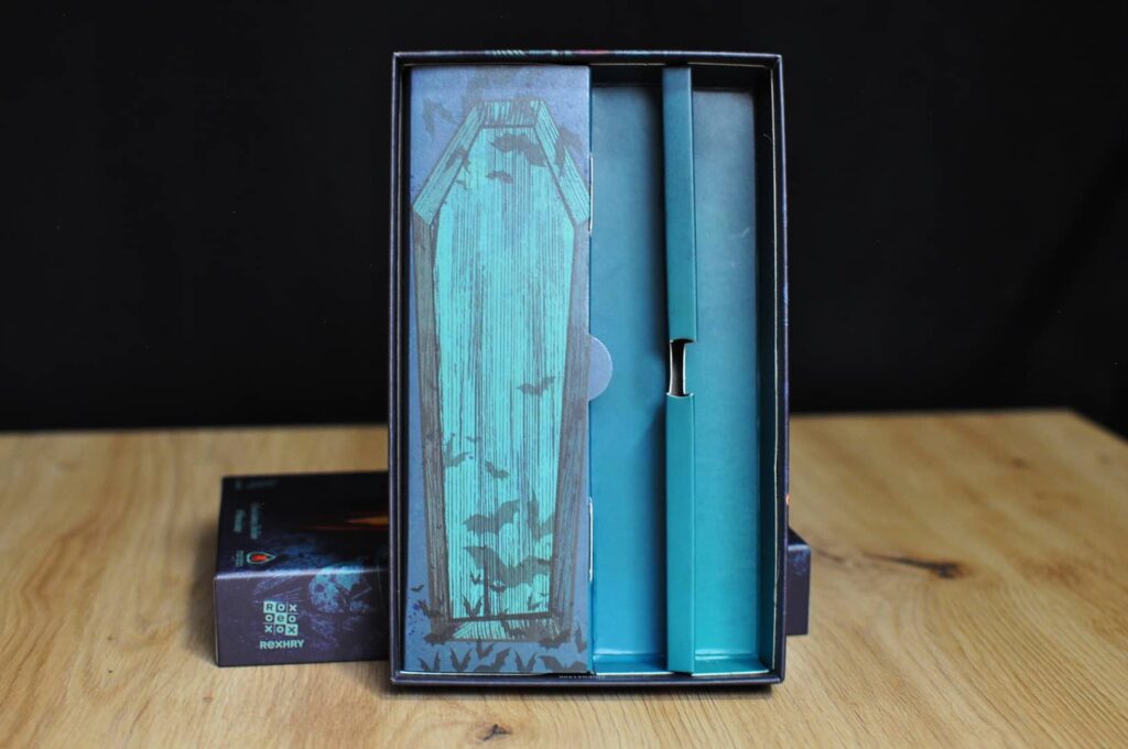 Drákula vs. Van Helsing - insert jako rakev