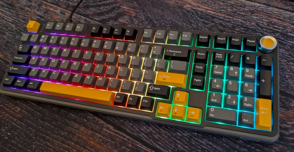 MARVO Titan 98 - klávesnice hraje všemi barvami