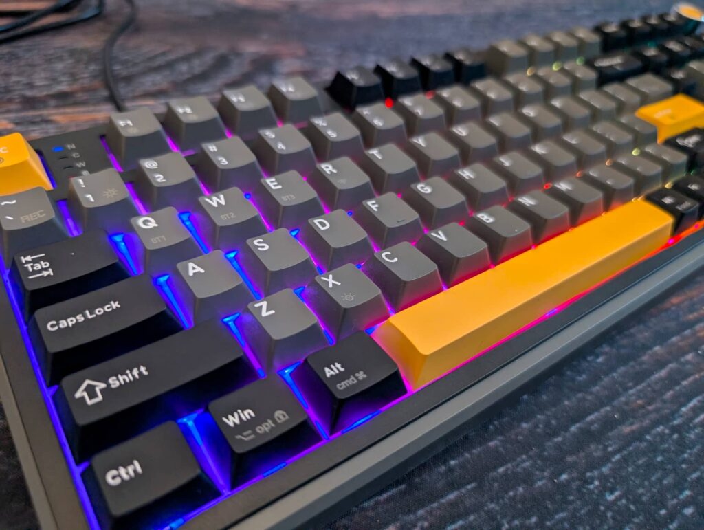 MARVO Titan 98 - podsvíceny jsou klávesy, nikoliv znaky