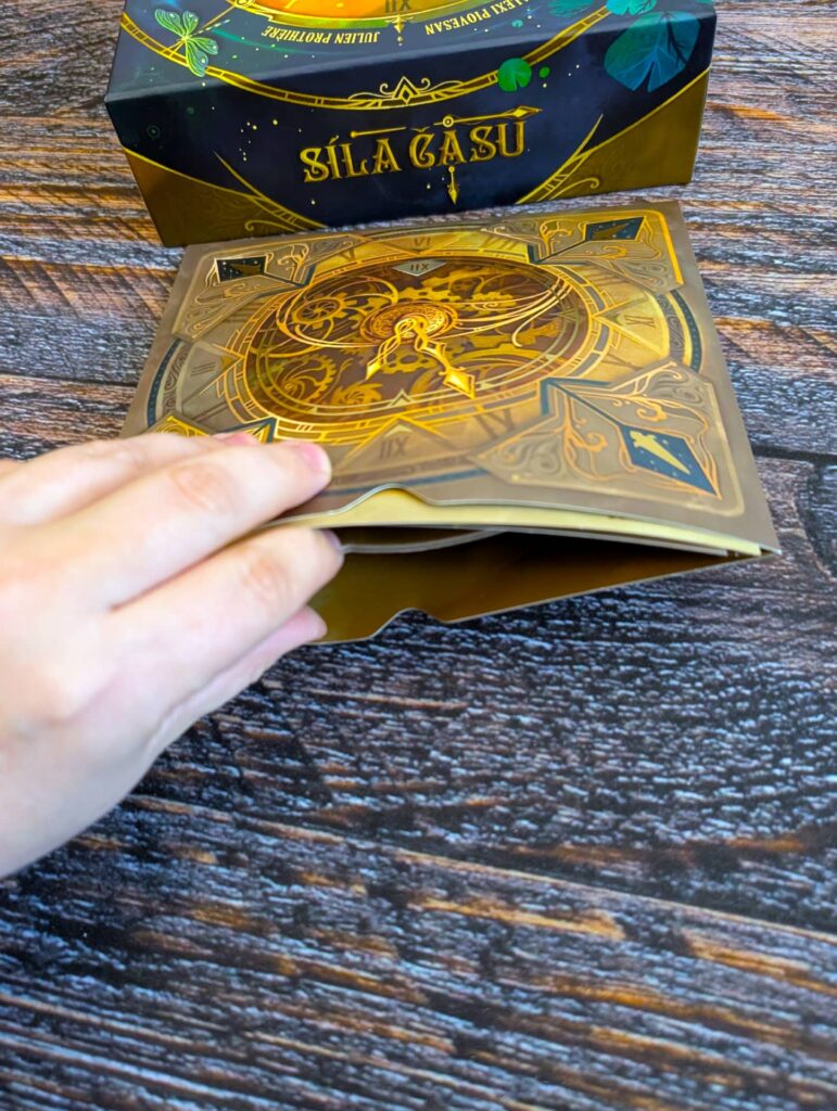 Síla času - co se skrývá v obálce dvanáct?