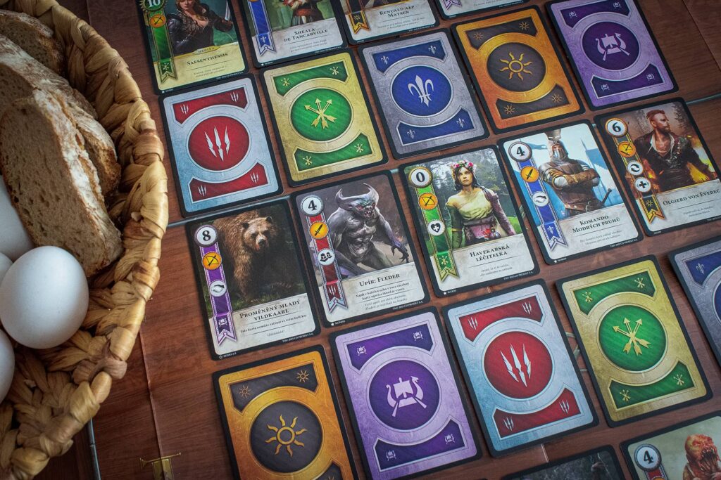 Gwint - pět frakcí