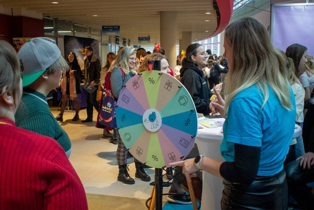 HumbookFest 2025 - kolo štěstí od Palmknihy