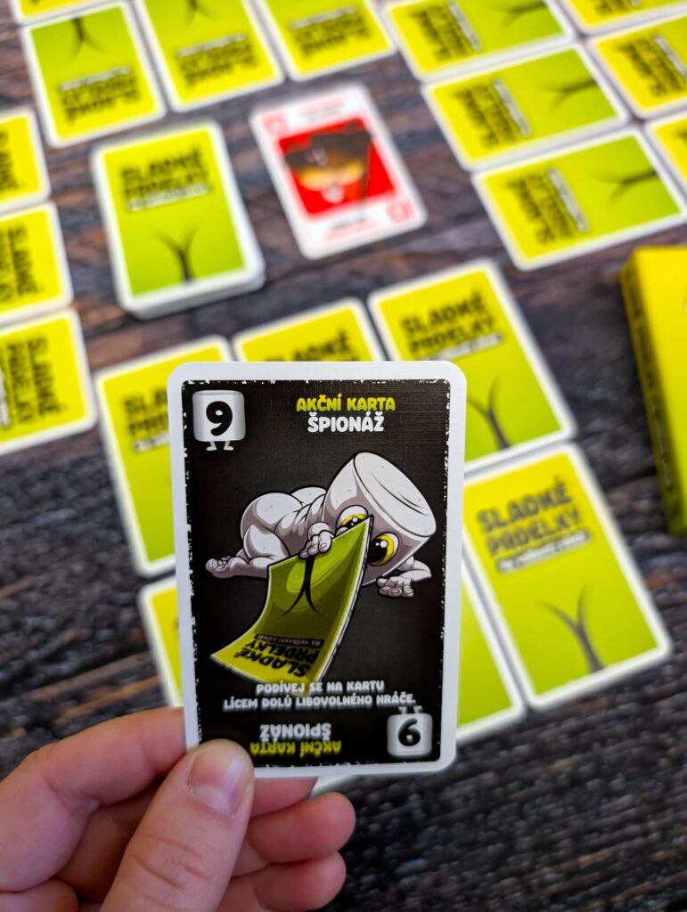 Sladké prdelky - akce špionáž