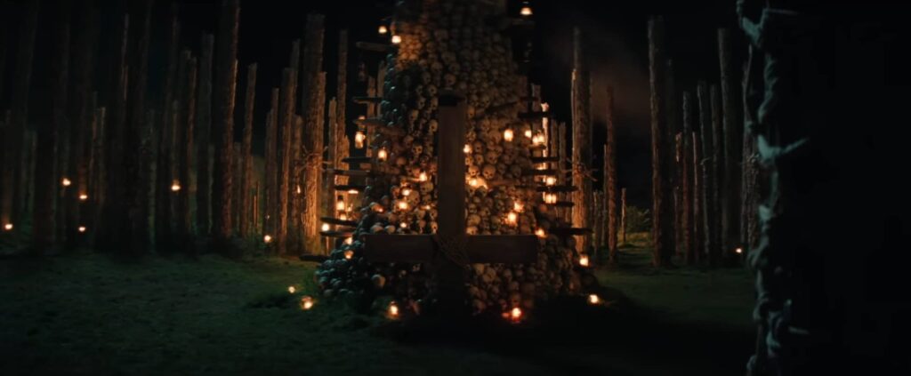 28 let poté Chrám z kostí - chrám z kostí