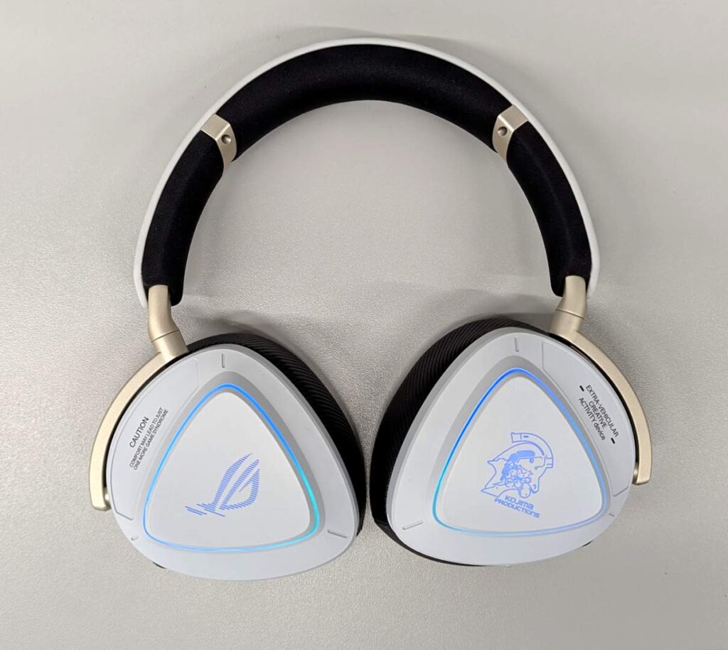 Asus ROG Delta II-KJP - celkový pohled s RGB