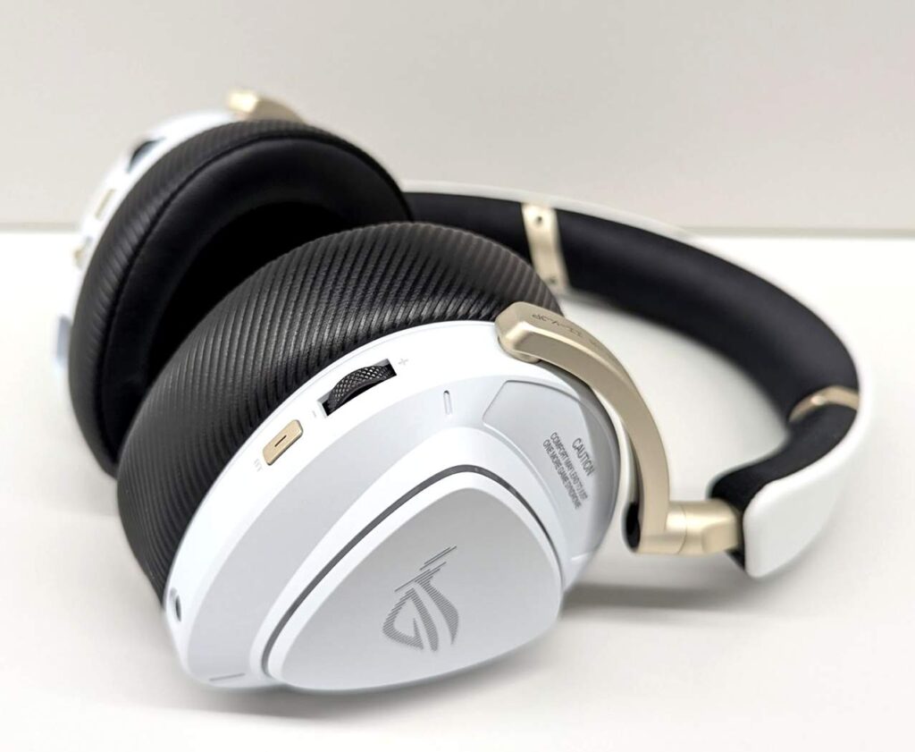 Asus ROG Delta II-KJP - položená sluchátka