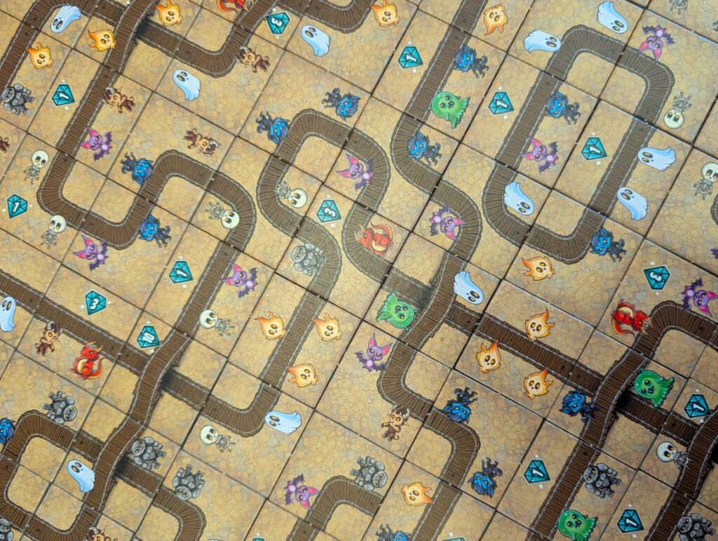 Dole v dole - v hlavní roli dílky tratí a příšer