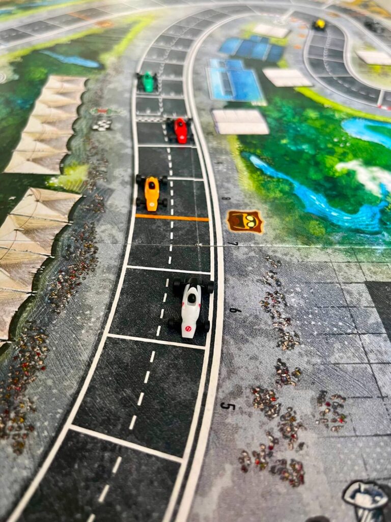 HEAT: Kamenité cesty - finální dojezd na cílové rovince