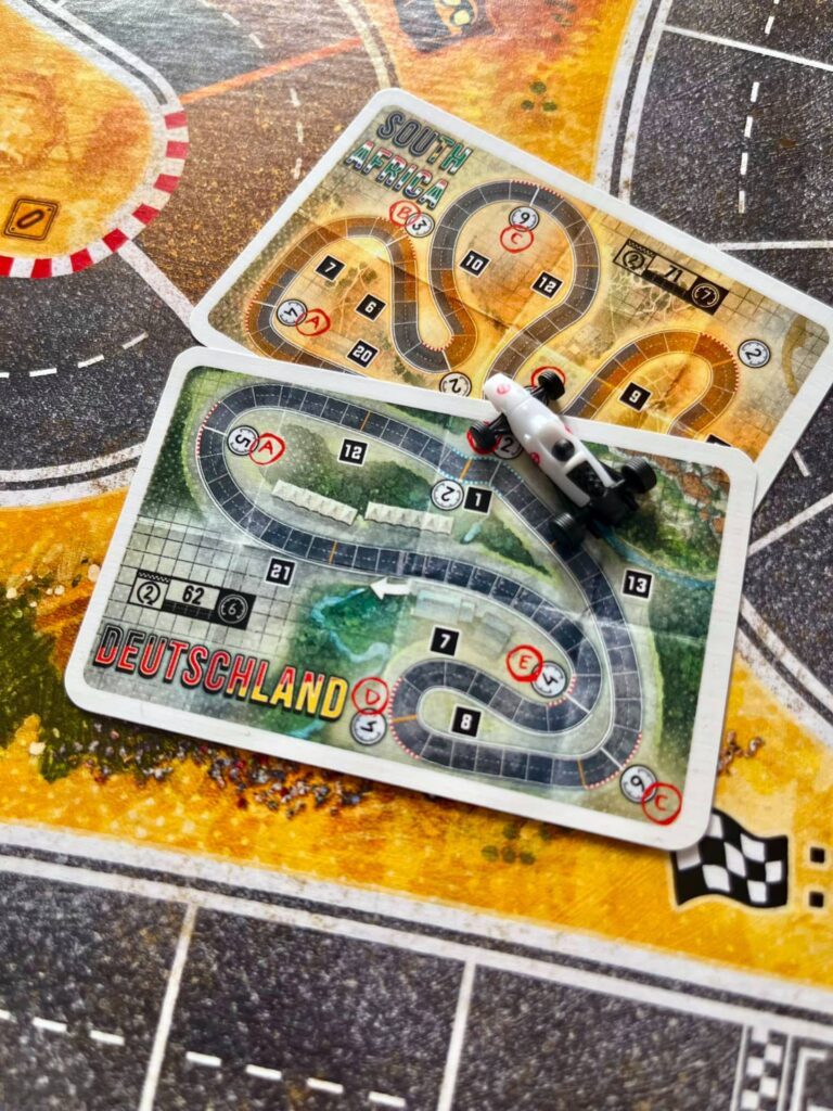 HEAT: Kamenité cesty - karty nových tratí