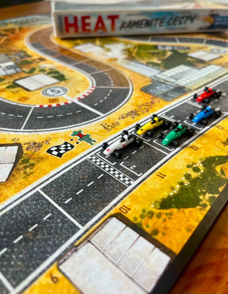 HEAT: Kamenité cesty - kdo bude první v cíli?