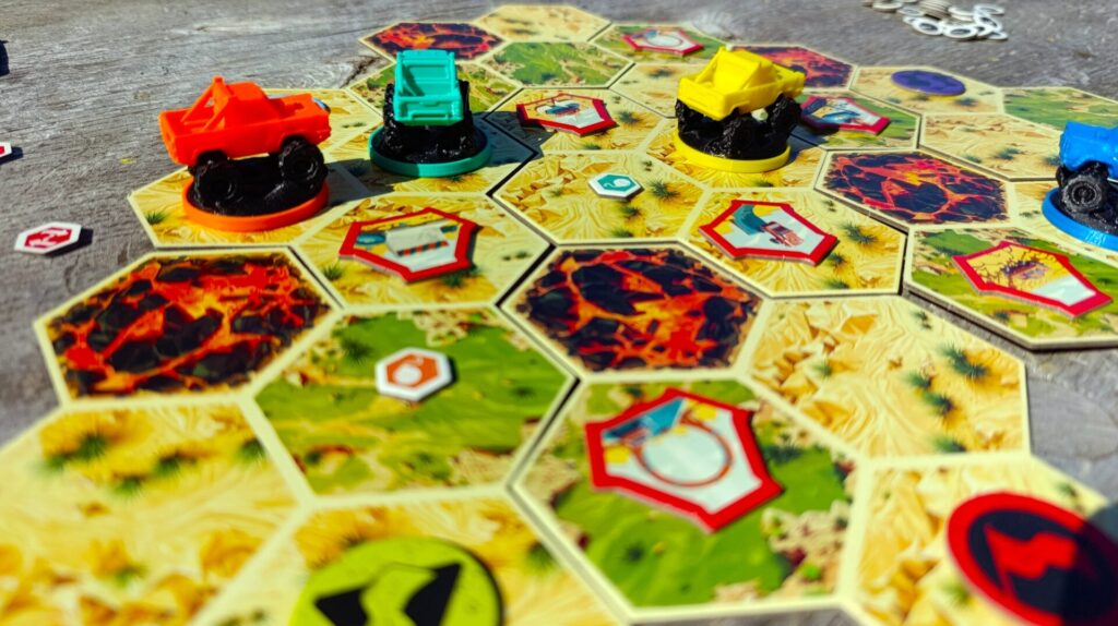 Crash Derby - pohled na mapu plnou překážek