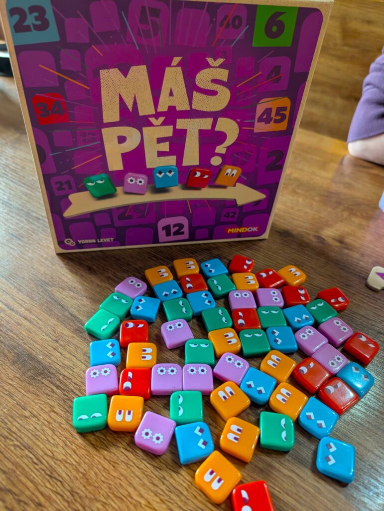 Máš pět? - dedukční desková hra