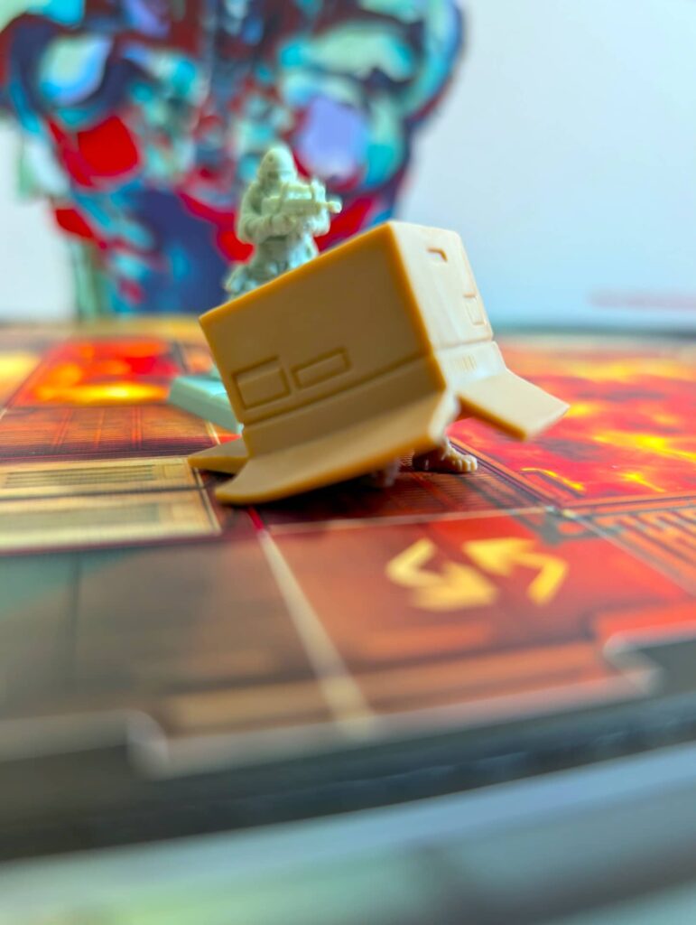 Metal Gear Solid: Desková hra - schovka v krabici